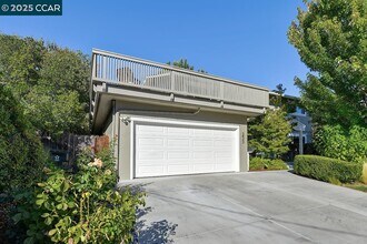 235 Appalachian Dr in Martinez, CA - Building Photo - Building Photo