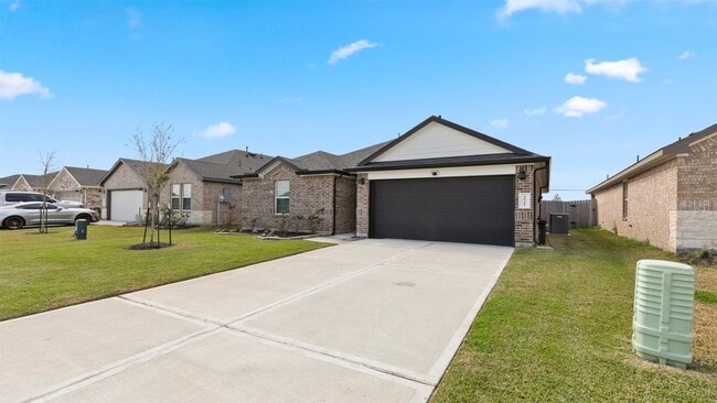 3521 Rockefeller Rd in Texas City, TX - Building Photo - Building Photo