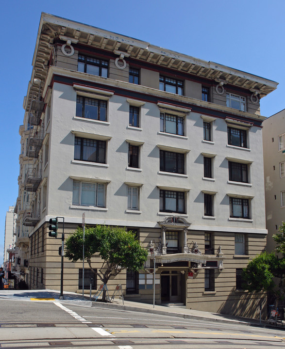 790 California St in San Francisco, CA - Building Photo