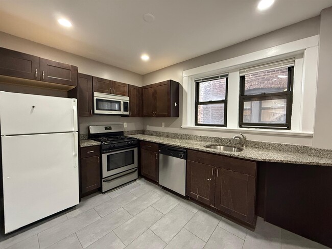 9 Upland Rd, Unit 8