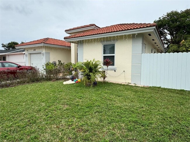 11951 SW 192nd Terrace in Miami, FL - Building Photo - Building Photo