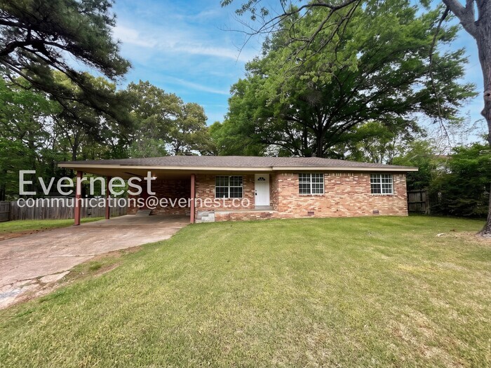 5884 Caroline Dr in Horn Lake, MS - Building Photo