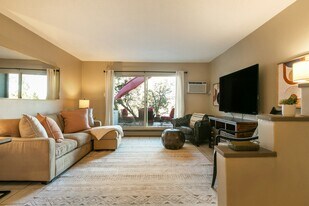 159 K Calle Ojo Feliz in Santa Fe, NM - Building Photo