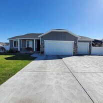 311 Emery Ln in Idaho Falls, ID - Building Photo