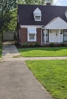 18462 Kelly Rd in Detroit, MI - Building Photo