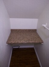 8272 Center Pky, Unit 111 in Sacramento, CA - Building Photo - Building Photo