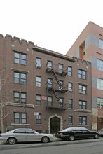 4539 42nd St in Sunnyside, NY - Foto de edificio - Building Photo