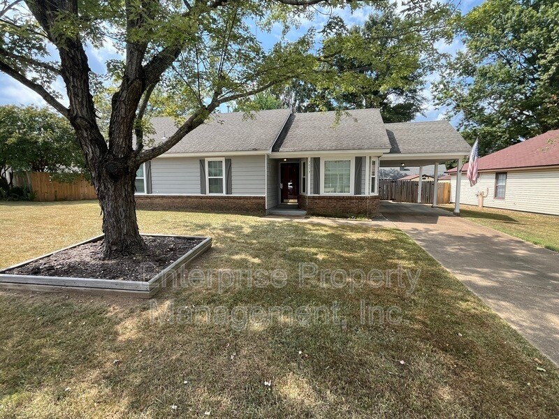 7053 Daneman Dr in Memphis, TN - Building Photo