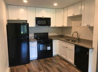 3811 Restwood Rd in Circle Pines, MN - Foto de edificio