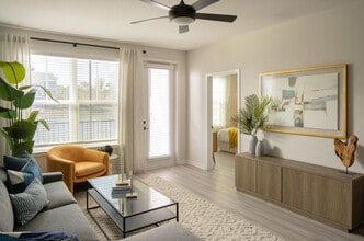 Aventon Lake Conway in Orlando, FL - Foto de edificio - Building Photo