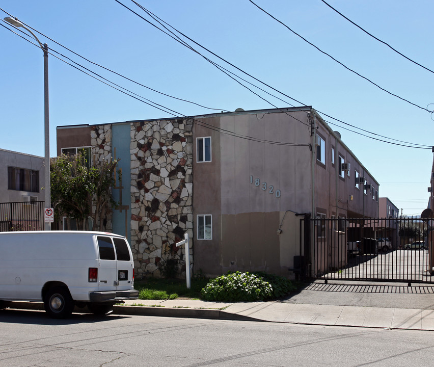 18320 Napa St in Northridge, CA - Building Photo