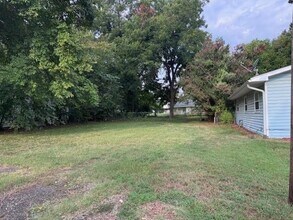 1025 17th St NE in Paris, TX - Building Photo - Building Photo