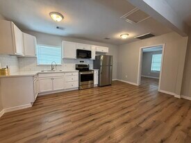 1308 Genova St in Houston, TX - Building Photo