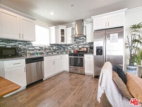 963 N Wilton Pl in Los Angeles, CA - Building Photo - Building Photo