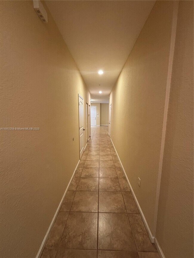 290 SW 7th Ct in Pompano Beach, FL - Building Photo - Building Photo