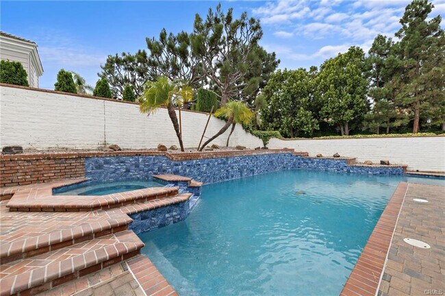 1 Weymouth Ct in Newport Beach, CA - Building Photo - Building Photo