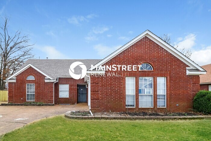 7013 Juanita Cir S in Memphis, TN - Building Photo