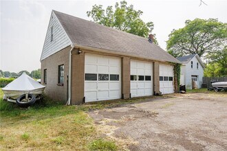 981 Latta Rd in Rochester, NY - Building Photo - Building Photo