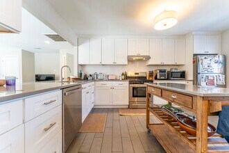 1700 N Linden Ave in Waukegan, IL - Building Photo - Building Photo