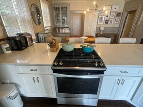 64 Bartlett St, Unit 2 CO in Boston, MA - Building Photo - Building Photo