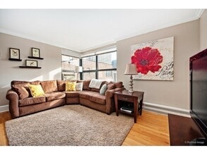 419 W Wellington Ave, Unit C in Chicago, IL - Foto de edificio - Building Photo