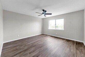 18330 Navajo Trail Dr in Spring, TX - Building Photo - Building Photo