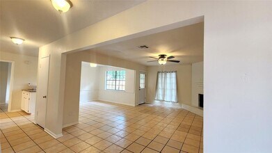 2702 Foliage Green Dr in Houston, TX - Building Photo - Building Photo