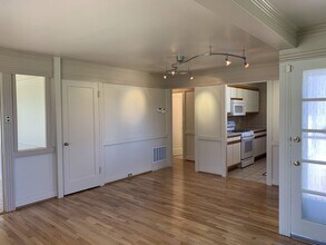 3084 S Bellaire St in Denver, CO - Building Photo - Building Photo