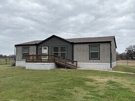 894 FM 1395 in Edgewood, TX - Building Photo