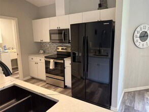 1389 Oregon Ln in North Port, FL - Building Photo - Building Photo