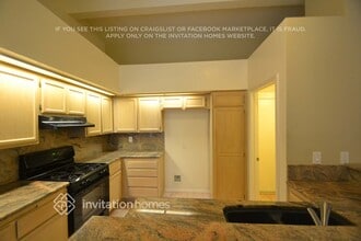 1320 Date Palm Dr in Palmdale, CA - Foto de edificio - Building Photo