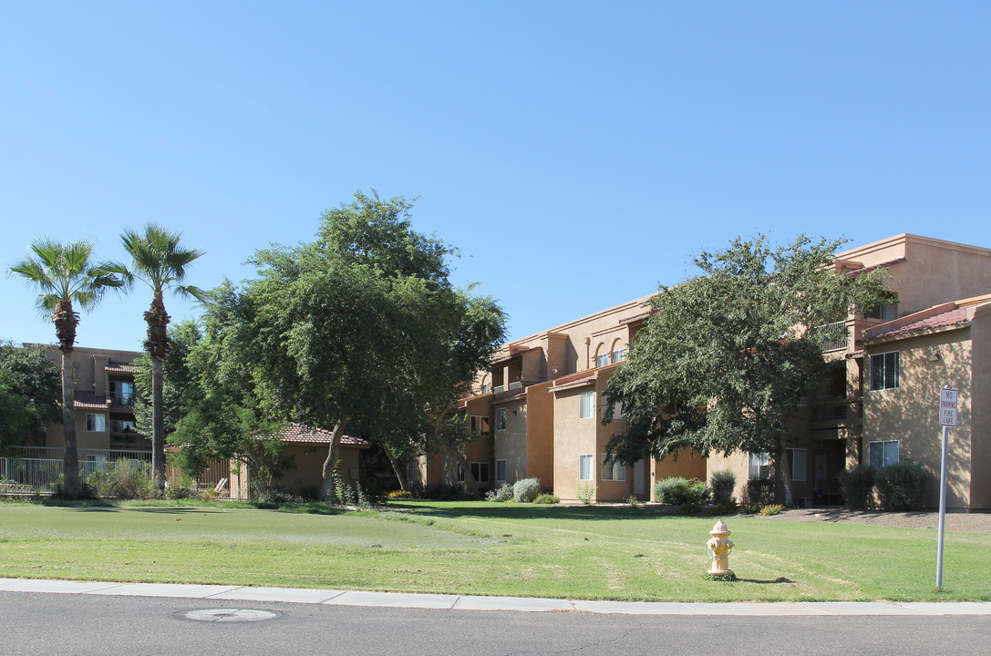 Quilceda Villa Apartments in Surprise, AZ - Building Photo