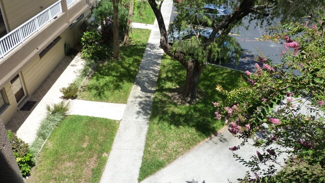 2402 Ecuadorian Way, Unit 2402 Ecuadorian Way #50 in Clearwater, FL - Building Photo - Building Photo