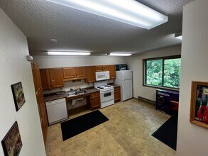Oak Ridge Manor Senior 62+ Apartments in Melrose, MN - Foto de edificio - Building Photo