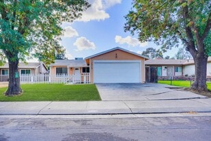 2524 Pemberton Ct in Stockton, CA - Building Photo