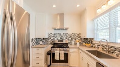 144-146 Avenue 64 in Pasadena, CA - Building Photo - Interior Photo