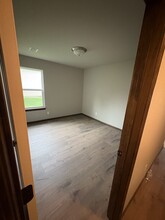 135 SW Rose Garden Ln in Blue Springs, MO - Foto de edificio - Building Photo