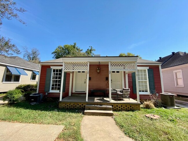 property at 3431-3431 Beverly Pl