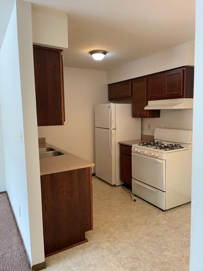 SLS - LOVERS LANE in Milwaukee, WI - Building Photo - Building Photo