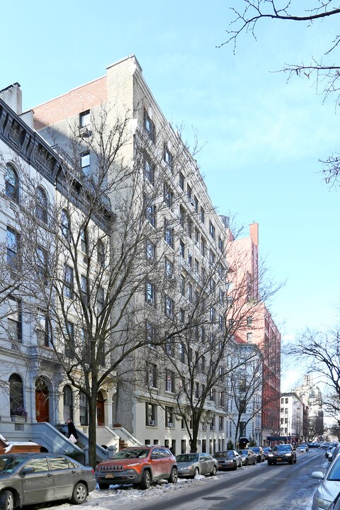 150 W 80th St in New York, NY - Building Photo