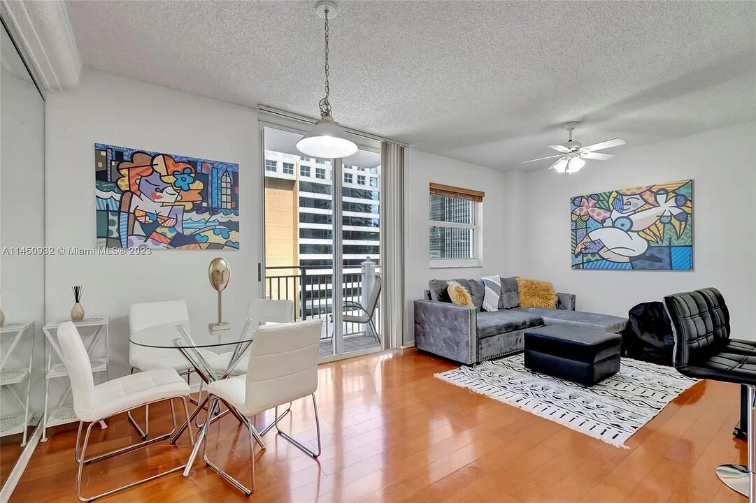 185 SE 14th Ter, Unit 1109 in Miami, FL - Building Photo