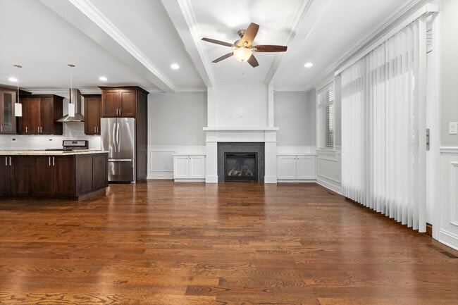 1322 W Grand Ave, Unit 2