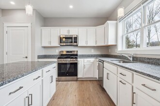 3 Quill Ln in Barrington, NH - Foto de edificio - Building Photo