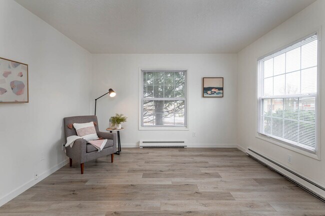 Division 890 in Gresham, OR - Building Photo - Building Photo