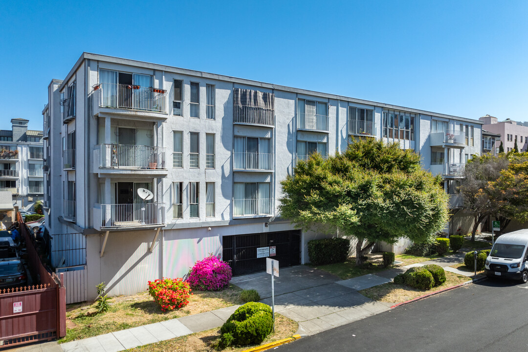 Berkeley Park Apartments in Berkeley, CA - Building Photo