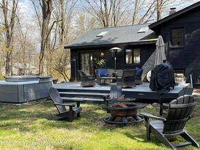13 Arnold Dr in Woodstock, NY - Building Photo - Building Photo