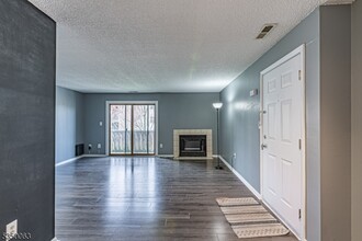 420 Ravens Crest Dr in Plainsboro, NJ - Building Photo - Building Photo