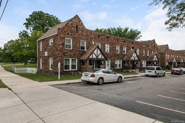 Maynard Court Apartments in Pontiac, MI - Building Photo - Building Photo