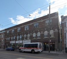 1495-1499 Queen St W in Toronto, ON - Building Photo