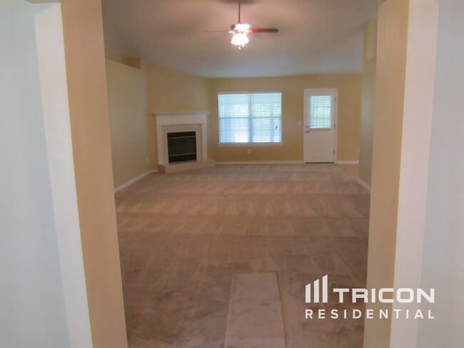 1267 Summit Oaks Dr E in Jacksonville, FL - Building Photo - Building Photo